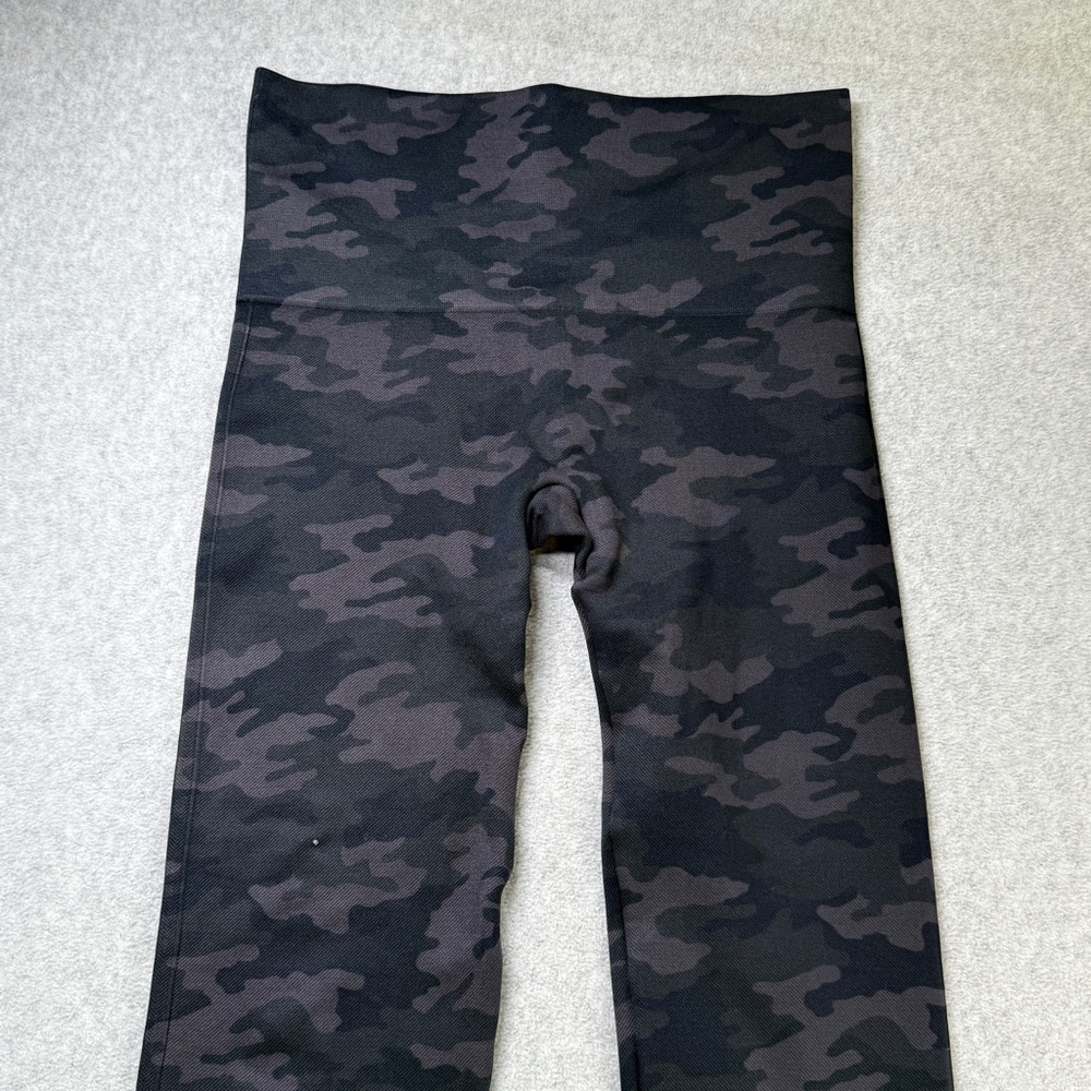 Spanx Women's Camo High Rise Leggings‎ Black Gray Large L Shapewear Slimming